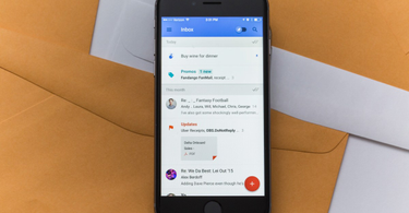 OpenGraph image for theverge.com/2018/9/12/17848500/google-inbox-shut-down-sunset-snooze-email-march-2019