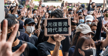 OpenGraph image for theverge.com/2019/10/9/20907228/apple-quartz-app-store-china-removal-hong-kong-protests-censorship