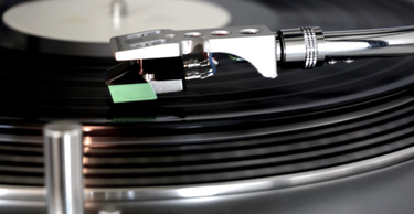 OpenGraph image for theverge.com/circuitbreaker/2018/4/12/17230578/high-definition-vinyl-record-playing-time-audio