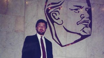 OpenGraph image for usatoday.com/story/opinion/2020/02/18/sanders-embarassing-ineffective-better-than-trump-column/4787722002/