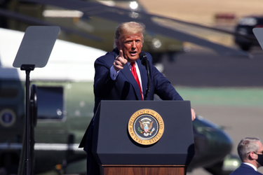 OpenGraph image for vice.com/en/article/dy8gz7/far-right-trump-supporters-are-infiltrating-polling-stations