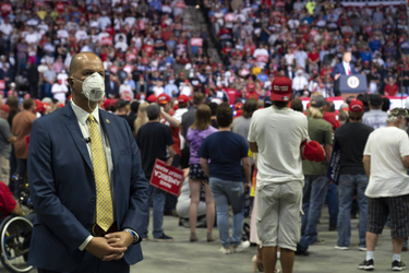 OpenGraph image for vice.com/en/article/v7mmxm/trump-rallies-linked-to-more-than-30000-covid-cases-and-700-deaths-study