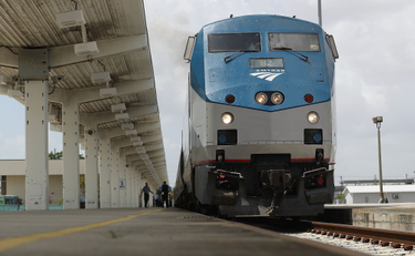 OpenGraph image for vice.com/en/article/v7vdwm/america-aspires-to-one-day-in-the-far-future-build-rail-service-worse-than-it-was-in-the-1940s