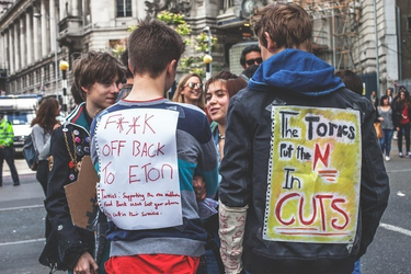 OpenGraph image for vice.com/en_uk/article/j5jjvx/the-worst-things-leftie-men-do-on-the-internet