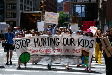 OpenGraph image for vice.com/en_us/article/7x59z9/the-facial-recognition-system-amazon-sells-to-cops-can-now-detect-fear