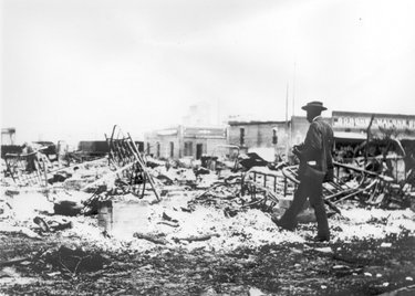 OpenGraph image for vice.com/en_us/article/9395qz/this-possible-mass-grave-might-hold-the-secrets-to-the-deadliest-racist-massacre-in-us-history