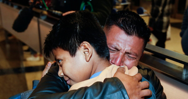 OpenGraph image for voanews.com/usa/immigration/migrant-parents-separated-kids-2018-return-us