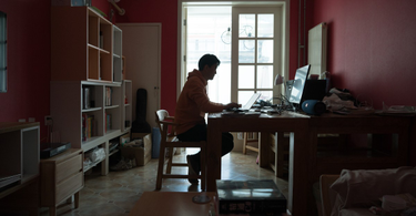 OpenGraph image for vox.com/2020/3/20/21187469/work-from-home-coronavirus-productivity-mental-health-nicholas-bloom