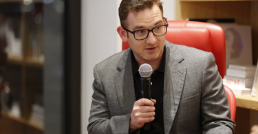 OpenGraph image for vox.com/recode/2019/5/27/18639284/duckduckgo-gabe-weinberg-do-not-track-privacy-legislation-kara-swisher-decode-podcast-interview