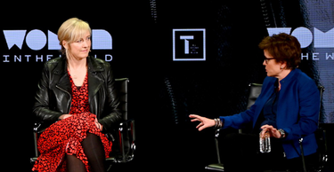 OpenGraph image for vox.com/recode/2019/7/8/20685566/carole-cadwalladr-guardian-observer-cambridge-analytica-kara-swisher-podcast-interview-recode-decode