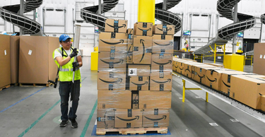 OpenGraph image for vox.com/recode/23170900/leaked-amazon-memo-warehouses-hiring-shortage