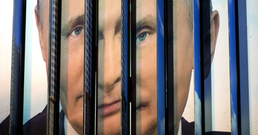 OpenGraph image for wired.com/story/russian-facebook-ads-targeted-us-voters-before-2016-election/