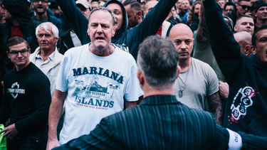 OpenGraph image for zeit.de/2018/36/chemnitz-afd-rechtsextremismus-neonazi-rechtspopulismus?wt_zmc=sm.ext.zonaudev.twitter.ref.zeitde.share.link.x