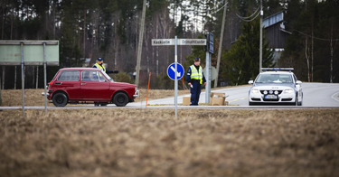 OpenGraph image for yle.fi/uutiset/osasto/news/police_warn_motorists_not_to_try_their_luck_getting_across_capital_region_border_as_850_turned_away/11281399